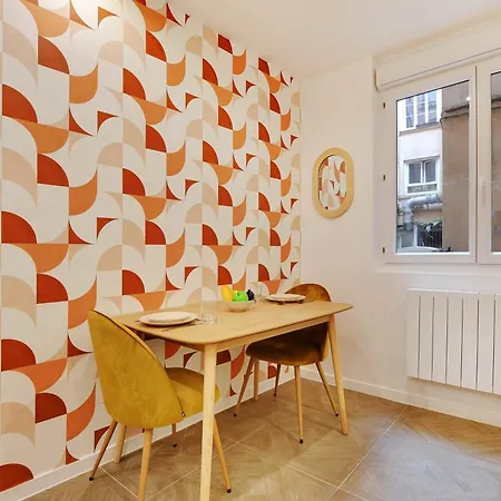 Cosy Faubourg Saint-denis 4p Apartment